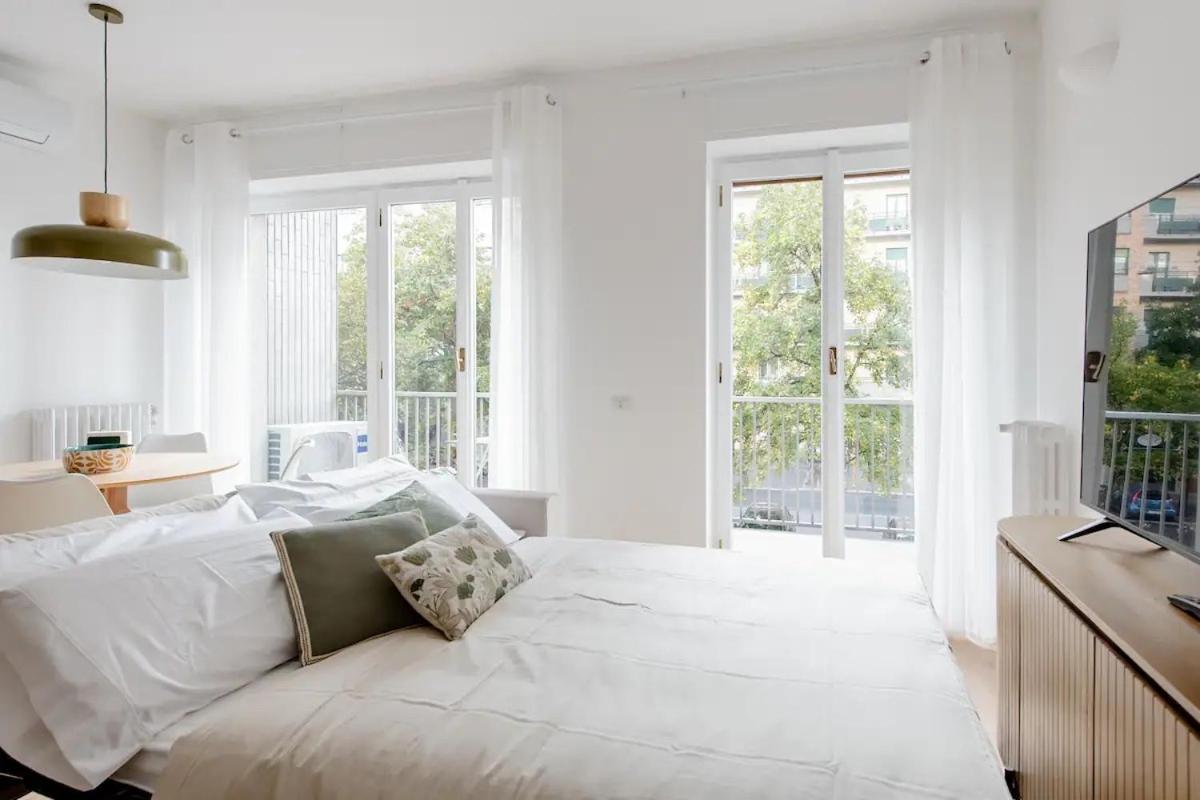 Luxury 2 Bedroom Apartament, Close To San Siro, Fiera And 10 Min Metro To Duomo Milano Eksteriør bilde