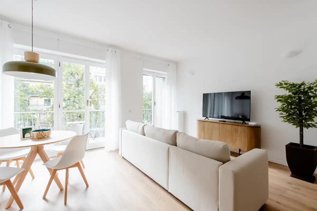 Luxury 2 Bedroom Apartament, Close To San Siro, Fiera And 10 Min Metro To Duomo Milano Eksteriør bilde